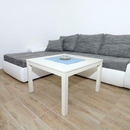 Apartments Reljic With Terrace บัชกา ภายนอก รูปภาพ