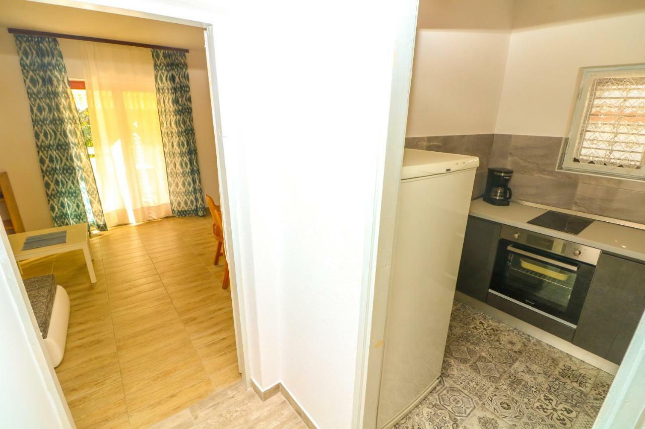 Apartments Reljic With Terrace บัชกา ภายนอก รูปภาพ