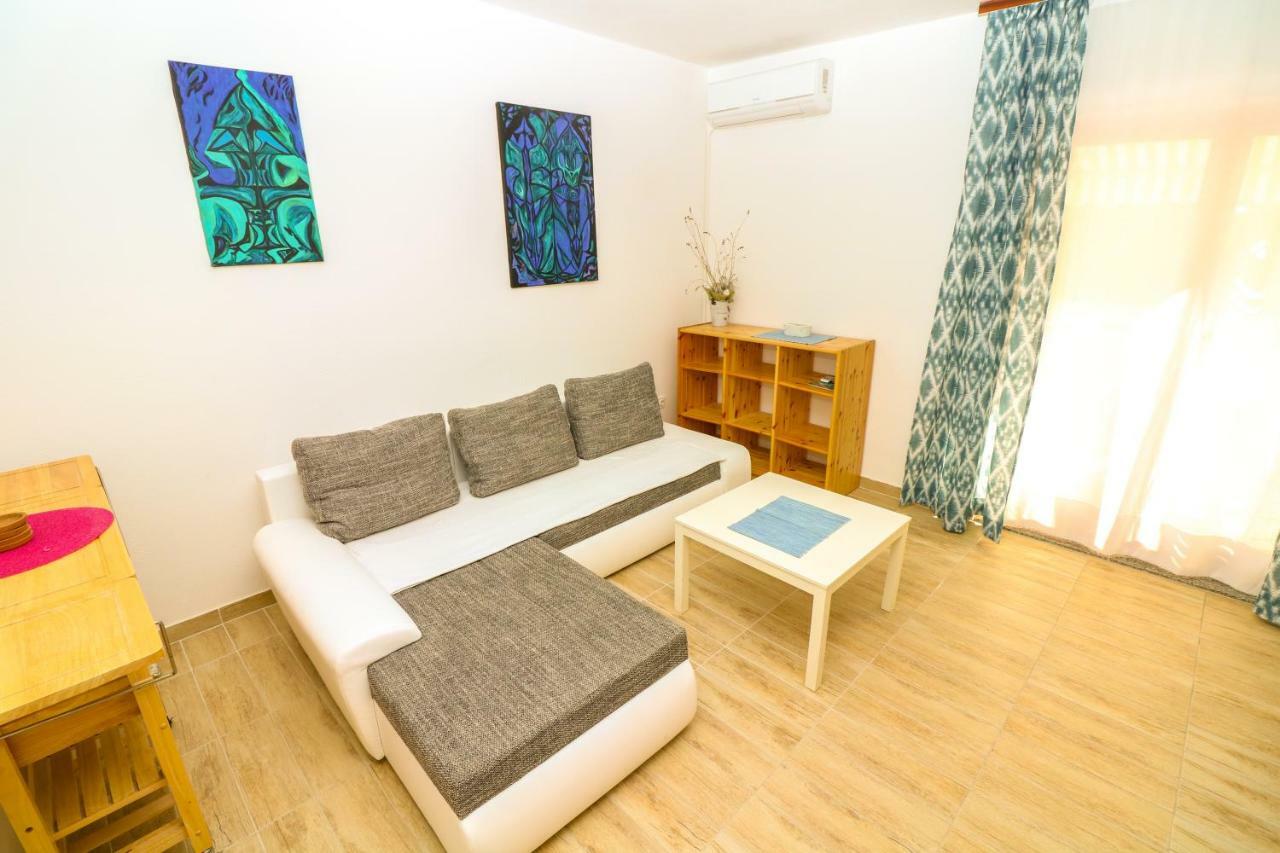 Apartments Reljic With Terrace บัชกา ภายนอก รูปภาพ