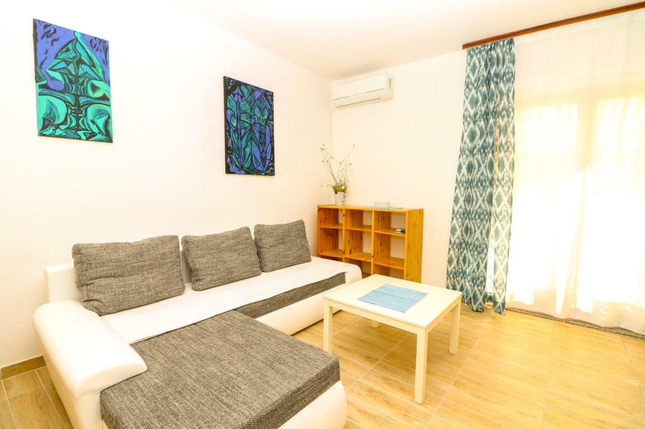 Apartments Reljic With Terrace บัชกา ภายนอก รูปภาพ