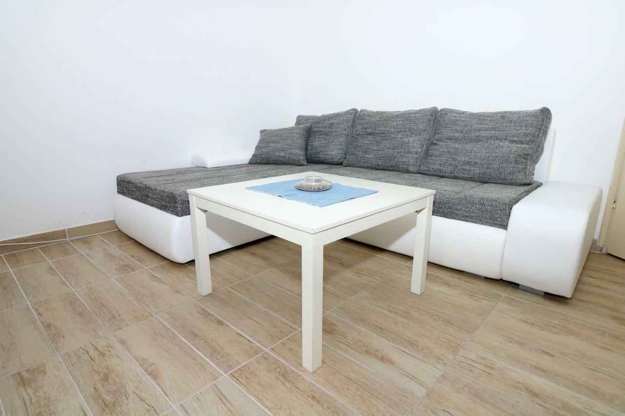 Apartments Reljic With Terrace บัชกา ภายนอก รูปภาพ