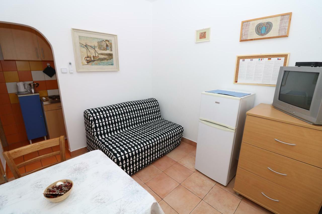 Apartments Reljic With Terrace บัชกา ภายนอก รูปภาพ