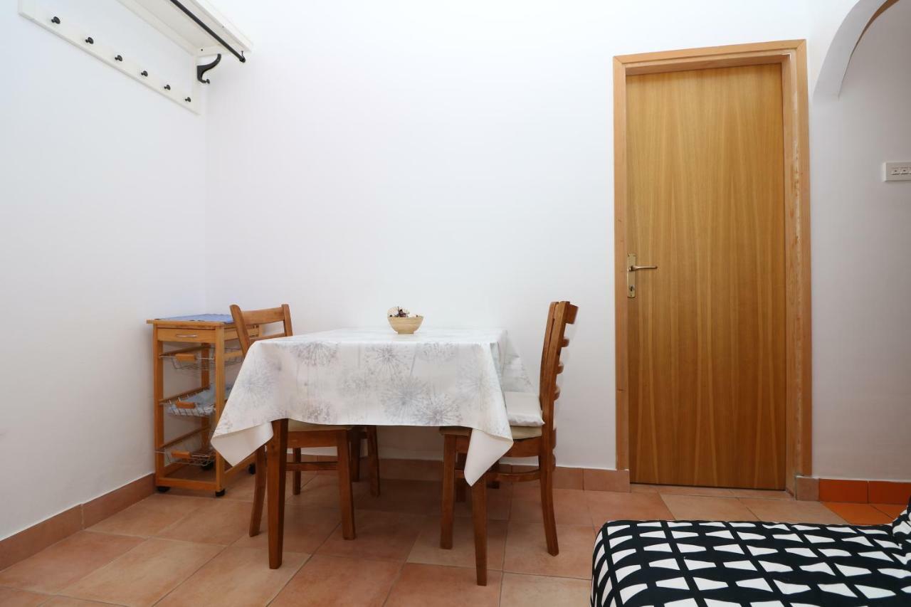 Apartments Reljic With Terrace บัชกา ภายนอก รูปภาพ
