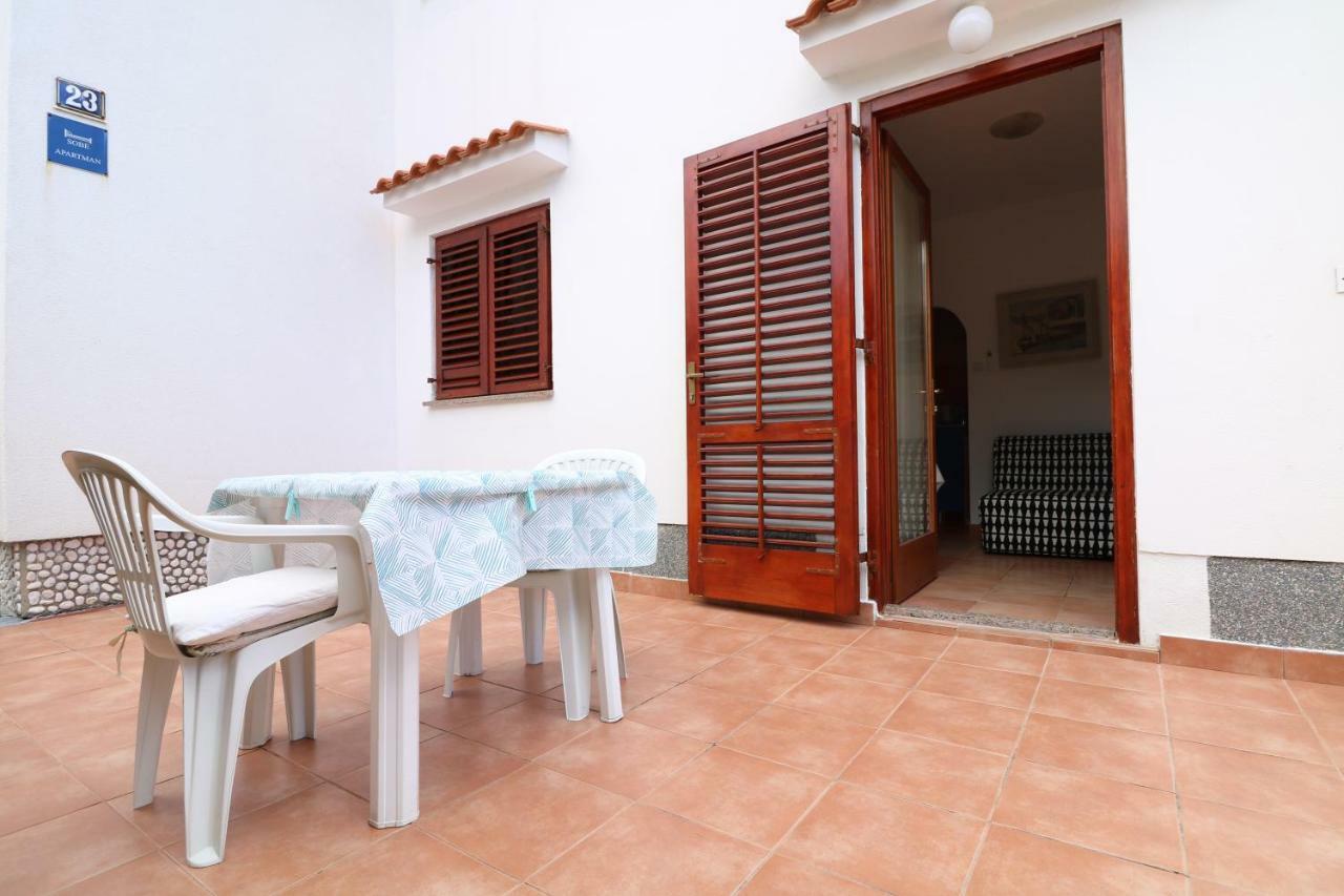 Apartments Reljic With Terrace บัชกา ภายนอก รูปภาพ